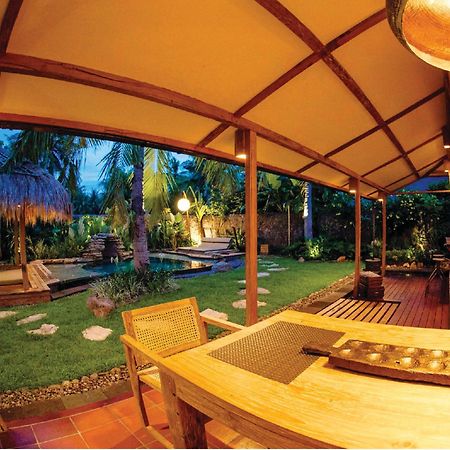 Villa Bhuvana With Private Swimming Pool Джили Трауанган Екстериор снимка