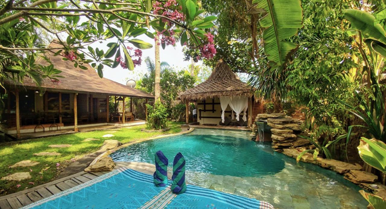 Villa Bhuvana With Private Swimming Pool Джили Трауанган Екстериор снимка